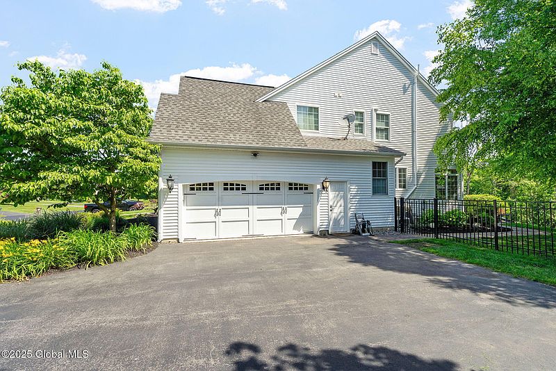 3rd image of 11 Fairview Lane