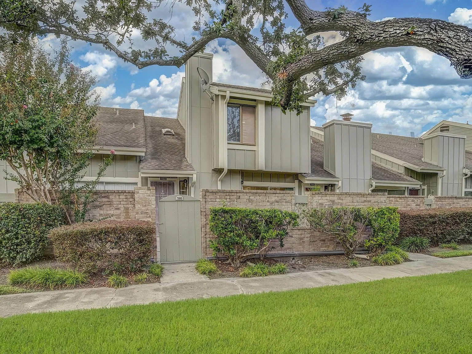 3 bed, 2.5 bath, 1401 sqft, $1,800 — Photo 4