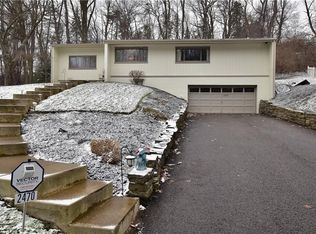 2470 Huntington Dr, Pittsburgh, PA 15241
