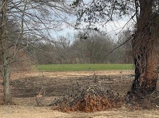 6424 S Forest Church Rd, Benton, IL 62812