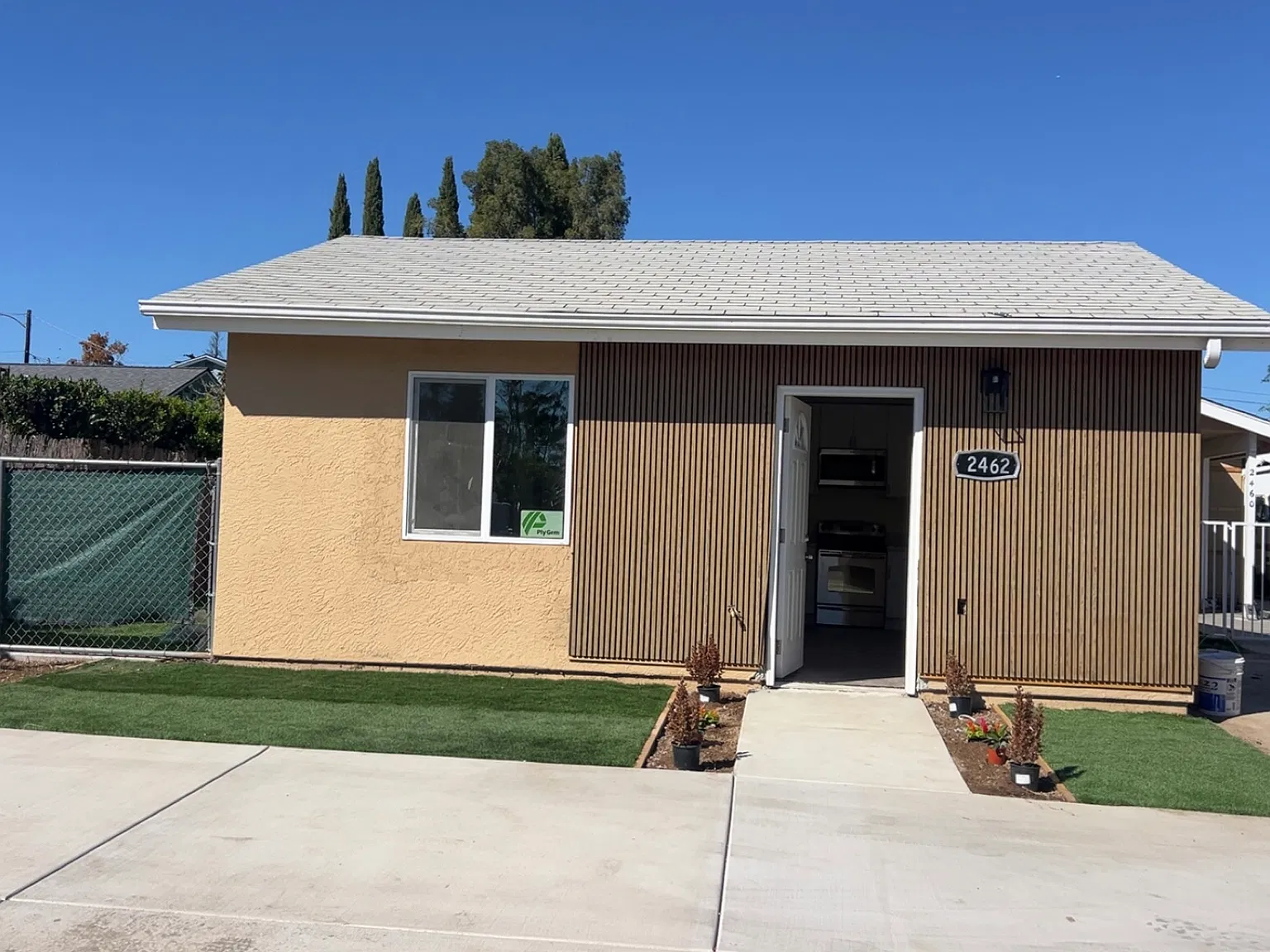 2462 Holliday Ln — Photo 4
