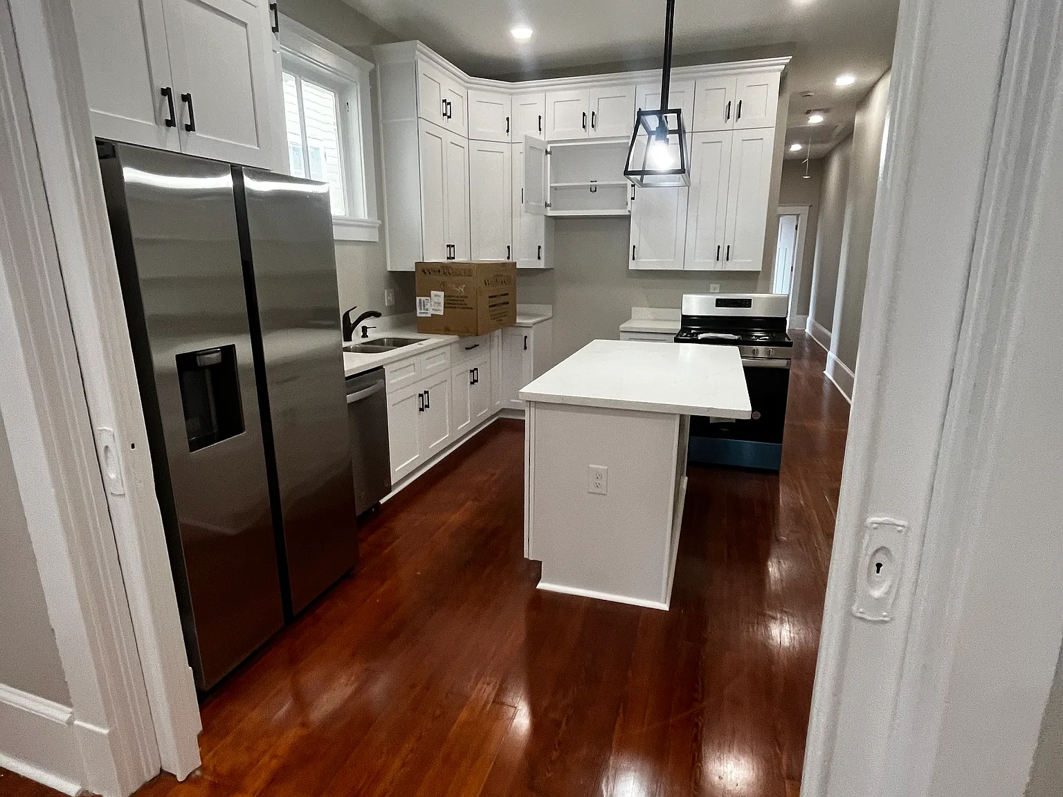 2 bed, 1100 sqft, $2,400 — Photo 3