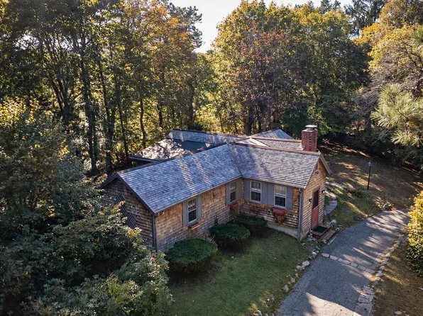 324 Sandwich St, Plymouth, MA 02360