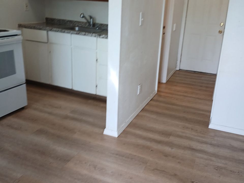 2nd image of 243 Rowe St #2