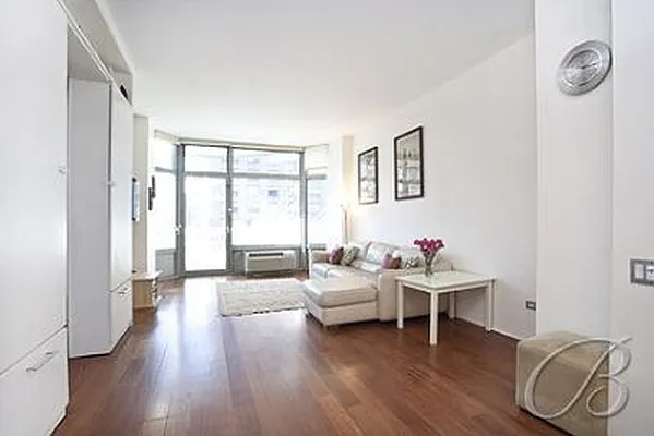 Sold by Bellmarc Realty | media 3
