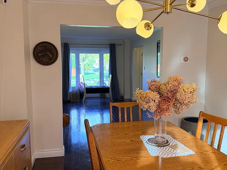 209 Bassett Blvd — Photo 12