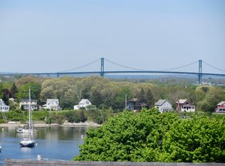 39 Bobbin Hill Rd, Tiverton, RI 02878