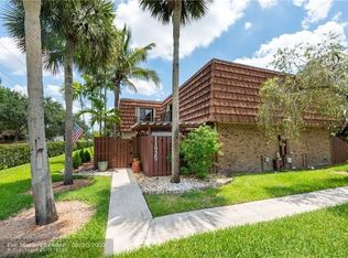 11925 SW 11th Ct, Davie, FL 33325