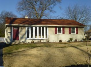 220 Woodland Dr, Warminster, PA 18974