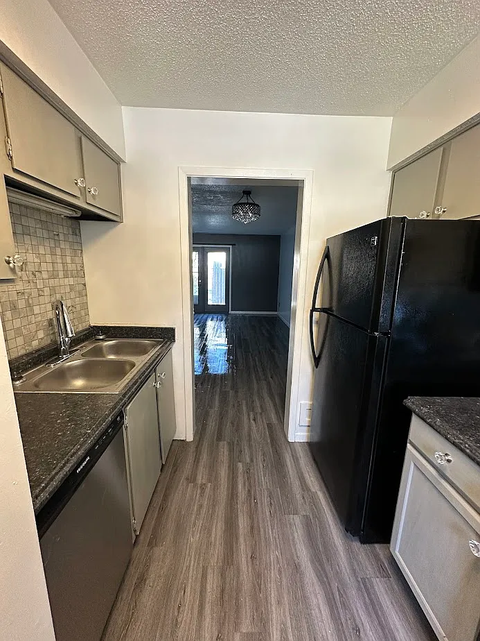 Building Photo - 362 Windsor Park Dr #366