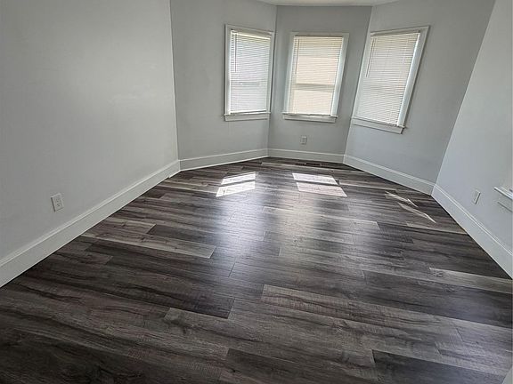 4th image of 91 River Ave