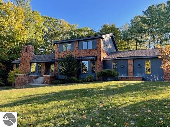 2nd image of 7024 Leorie Dr