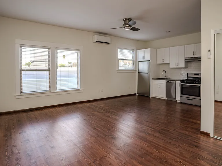 5908 N Figueroa St #2 — Photo 4