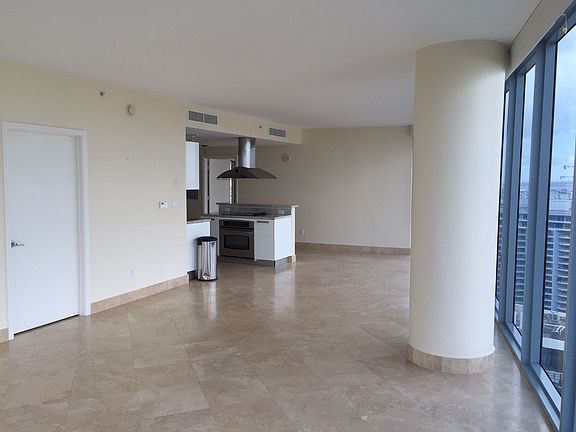 5th image of 601 NE 36th St APT 3101