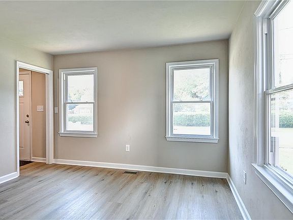 3rd image of 132 Cherry St
