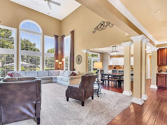 4th image of 9884 Archer Ln