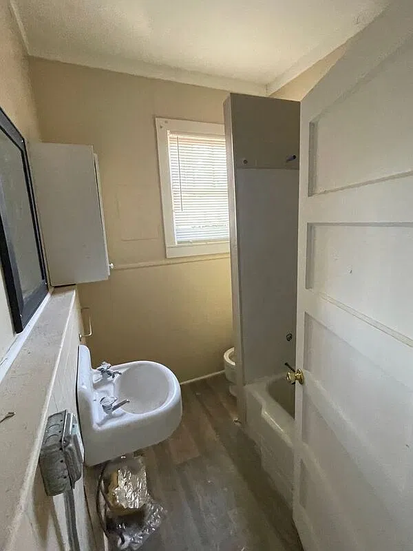 3 bed, 1.5 bath, 1050 sqft, $950 — Photo 2