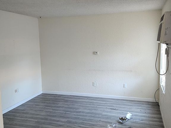 3rd image of 515 S Santa Fe St APT D