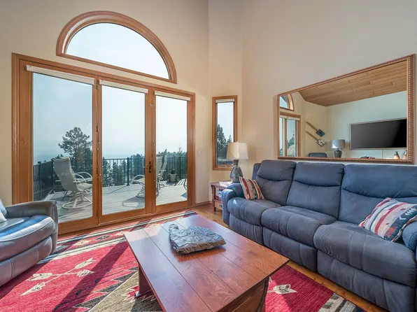 222 Pennant Ln, Lakeside, MT 59922