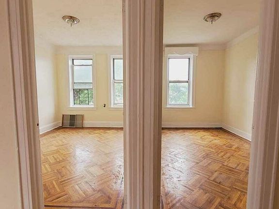 4th image of 2816 W 36th St APT 2B