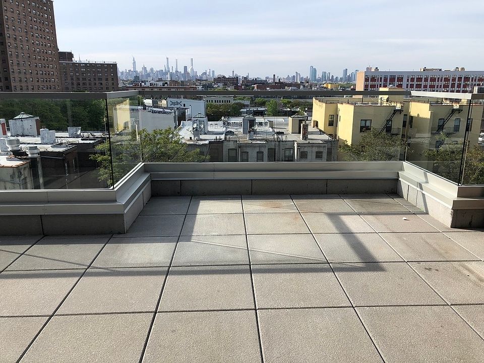 1st image of 10 Montieth St #619B