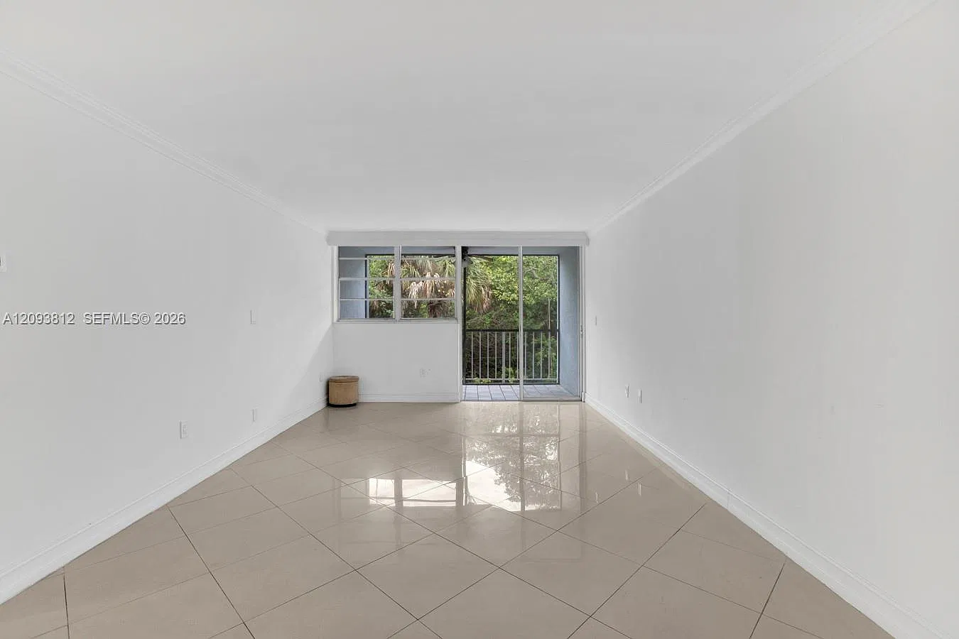 16518 NE 26th Ave — Photo 3