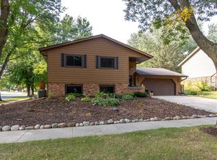 3301 Knob Ln NW, Rochester, MN 55901