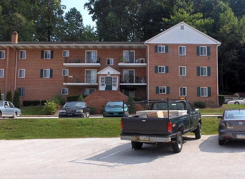 Ridgewood Apartments — Photo 3