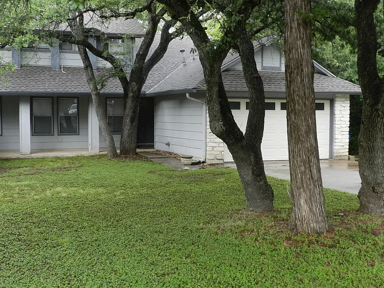4100 Adelphi Ln #B — Photo 2