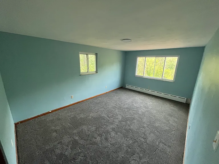 Rear bedroom, 11x17.