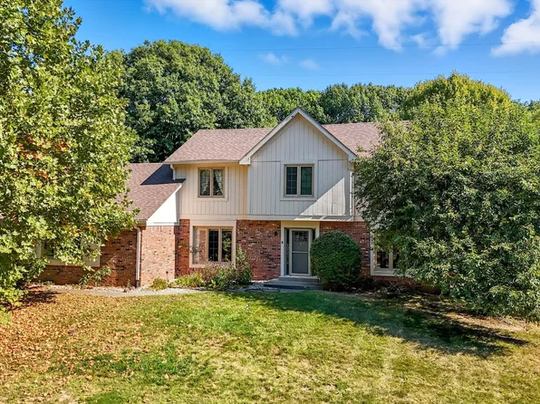 735 Sugarbush Dr, Zionsville, IN 46077