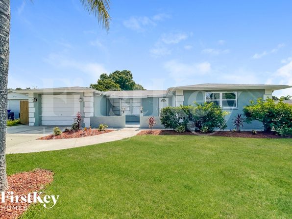 2702 Betty Pl