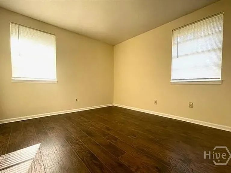 320 Chatham Villa Dr — Photo 16