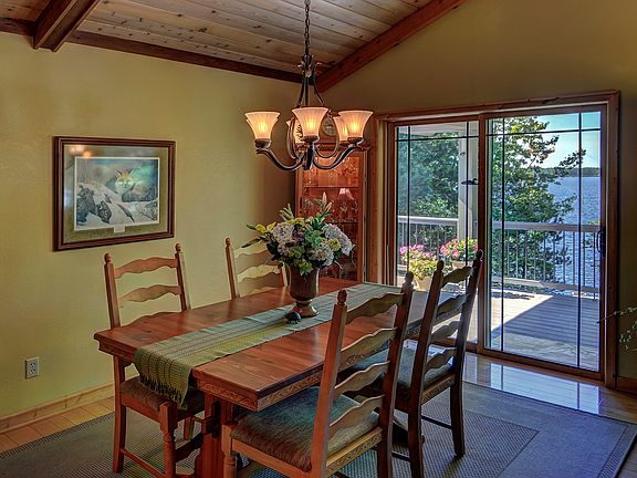Upper level dining area