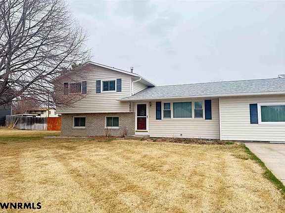 3rd image of 1680 Bonanza St