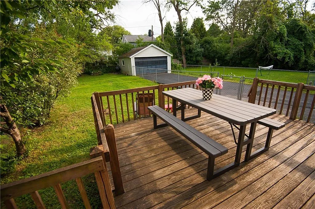 3 bed, 1.5 bath, 1594 sqft, $2,500 — Photo 3
