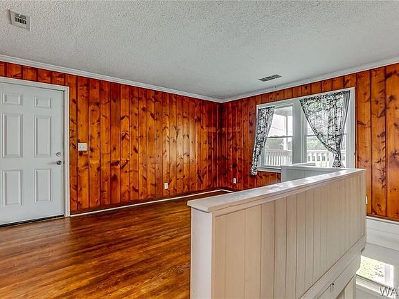 4th image of 417 26th Ave E