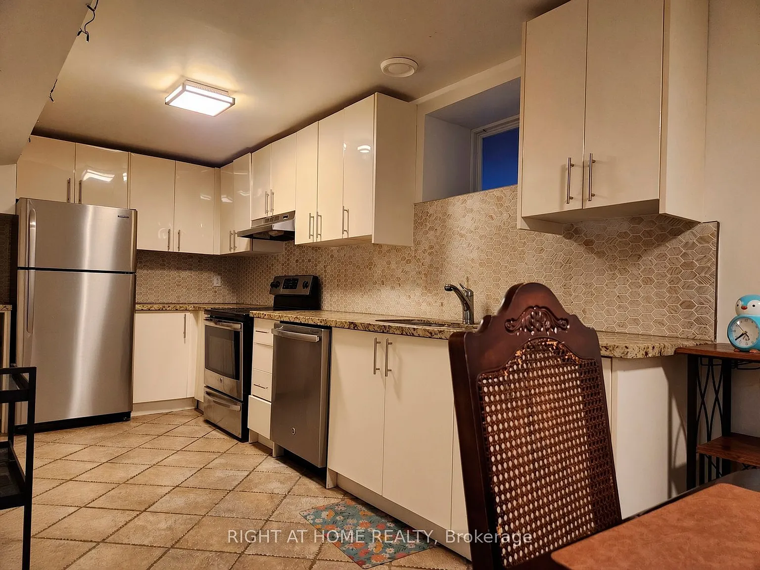 3 bed, $3,300 — Photo 4
