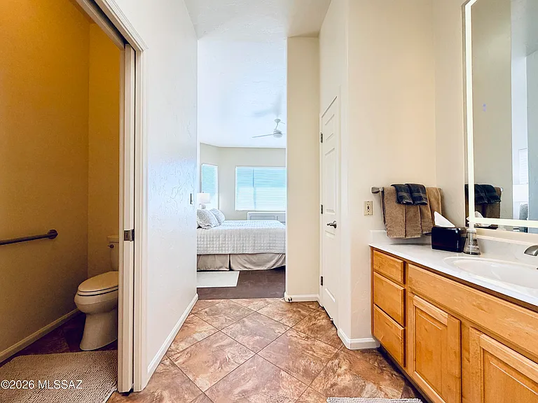 1465 W Bridalveil Pl — Photo 36