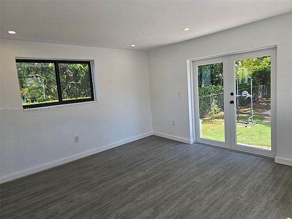 5th image of 2433 NW 30th St