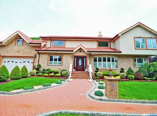 21 Arn Ter, Secaucus, NJ 07094