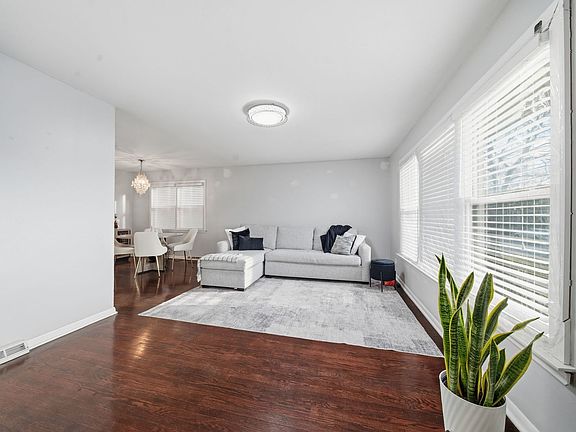 2nd image of 2951 N Rutherford Ave