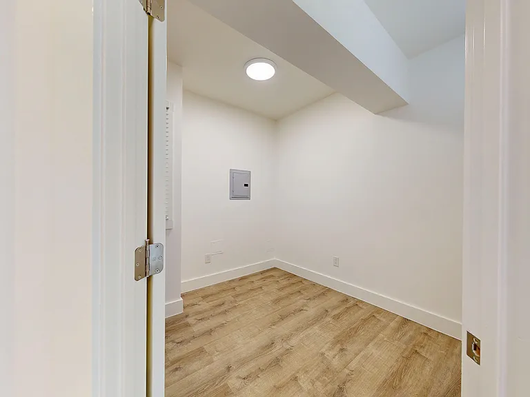 812 Eddy St #405 — Photo 6