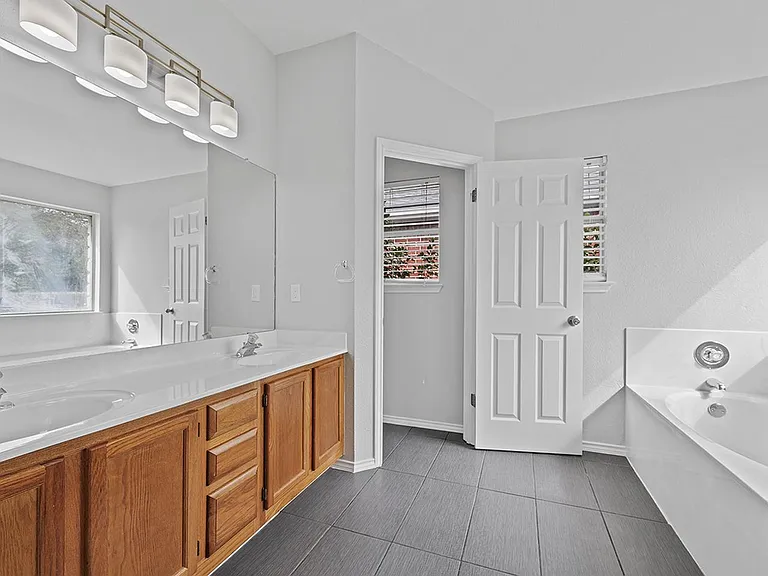 15509 Ozone Pl — Photo 13