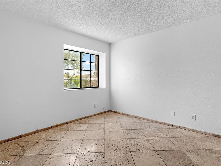 2809 Swallow Point Cir — Photo 17