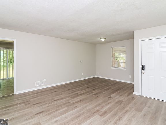 4th image of 3974 Wedgewood Dr