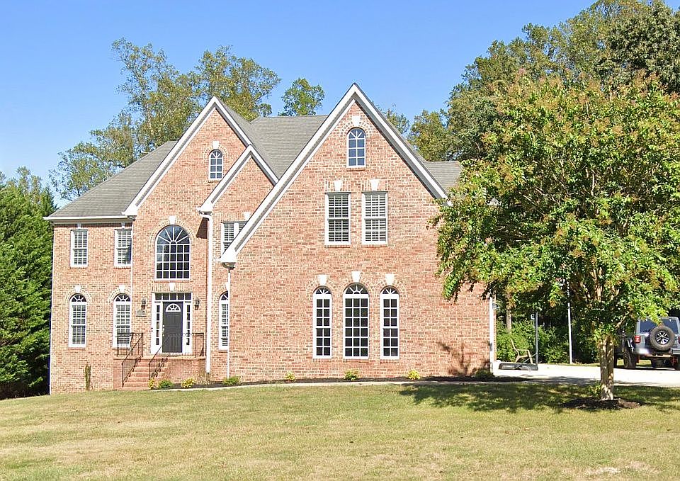 1st image of 107 Trinity Ct