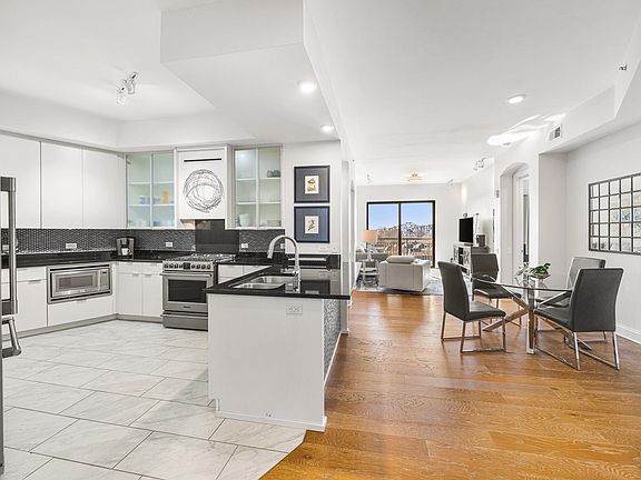 3rd image of 717 Riverside Dr #603