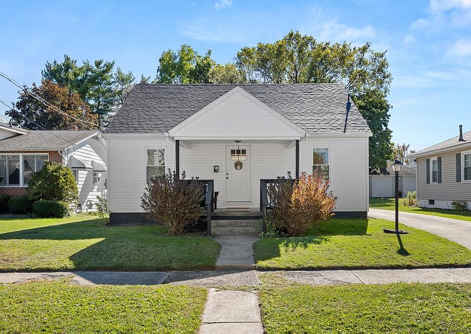 1st image of 62 Raymond Ave