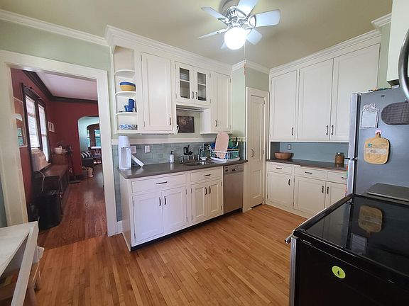 2nd image of 2133 Saint Clair Ave #U2